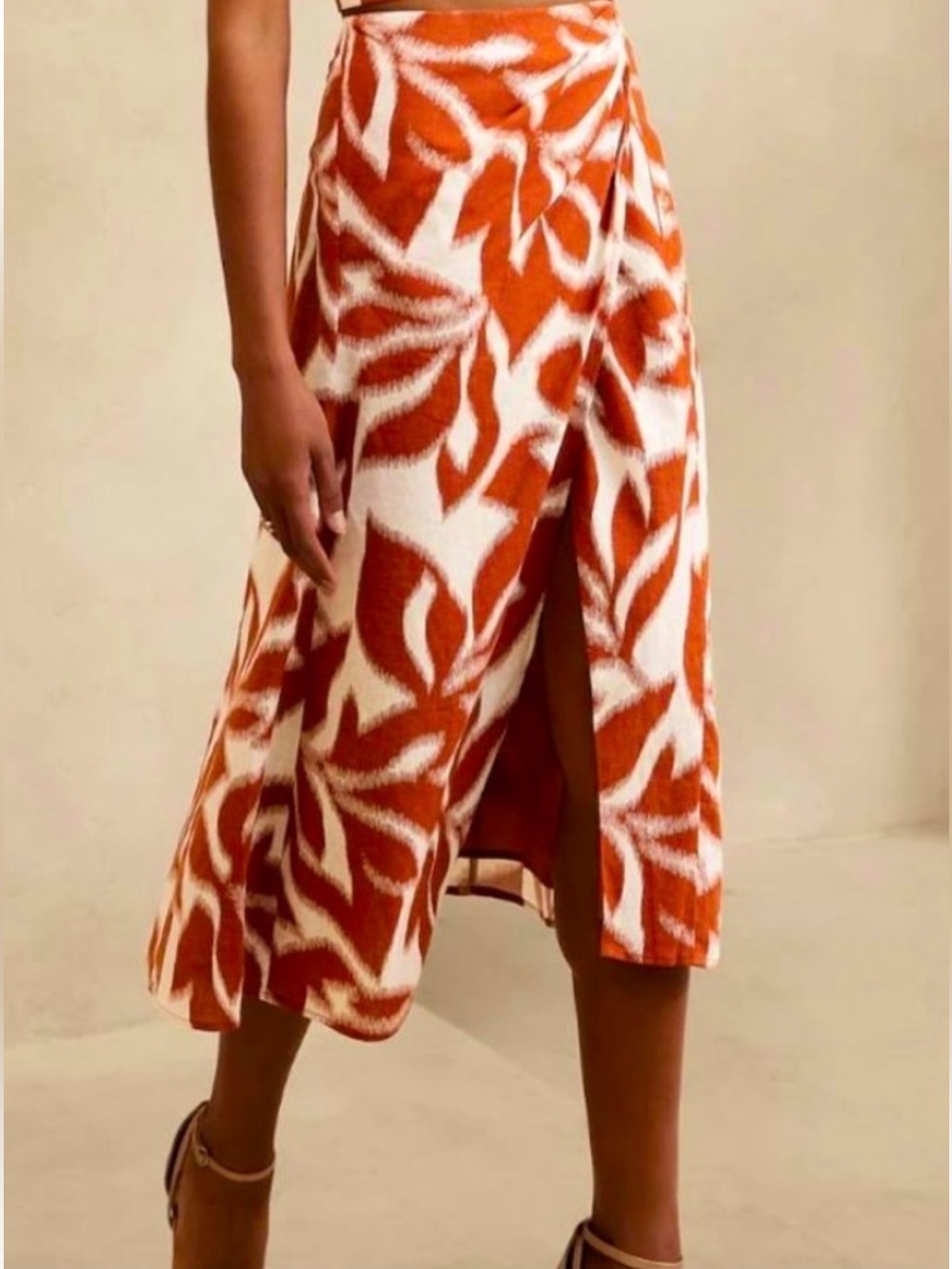 Banana Republic Rust and White Leaf-Print Midi Skirt with Front Slit